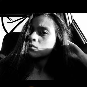 Meet your Posher, Cassandra